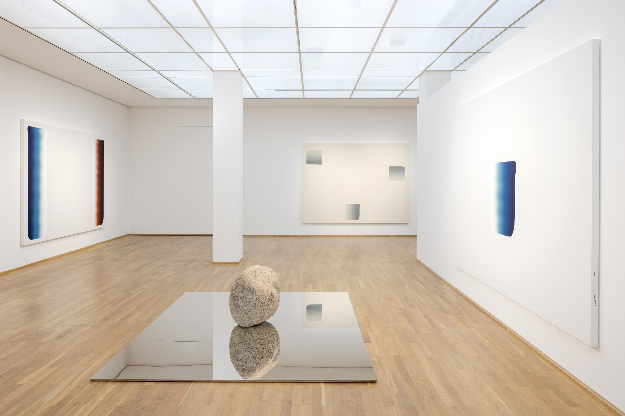 “Lee Ufan”, Hamburger Bahnhof – Nationalgalerie der Gegenwart, 2023-2024 © Lee Ufan. Courtesy of Studio Lee Ufan / VG Bild-Kunst, Bonn 2023 /Jacopo La Forgia 