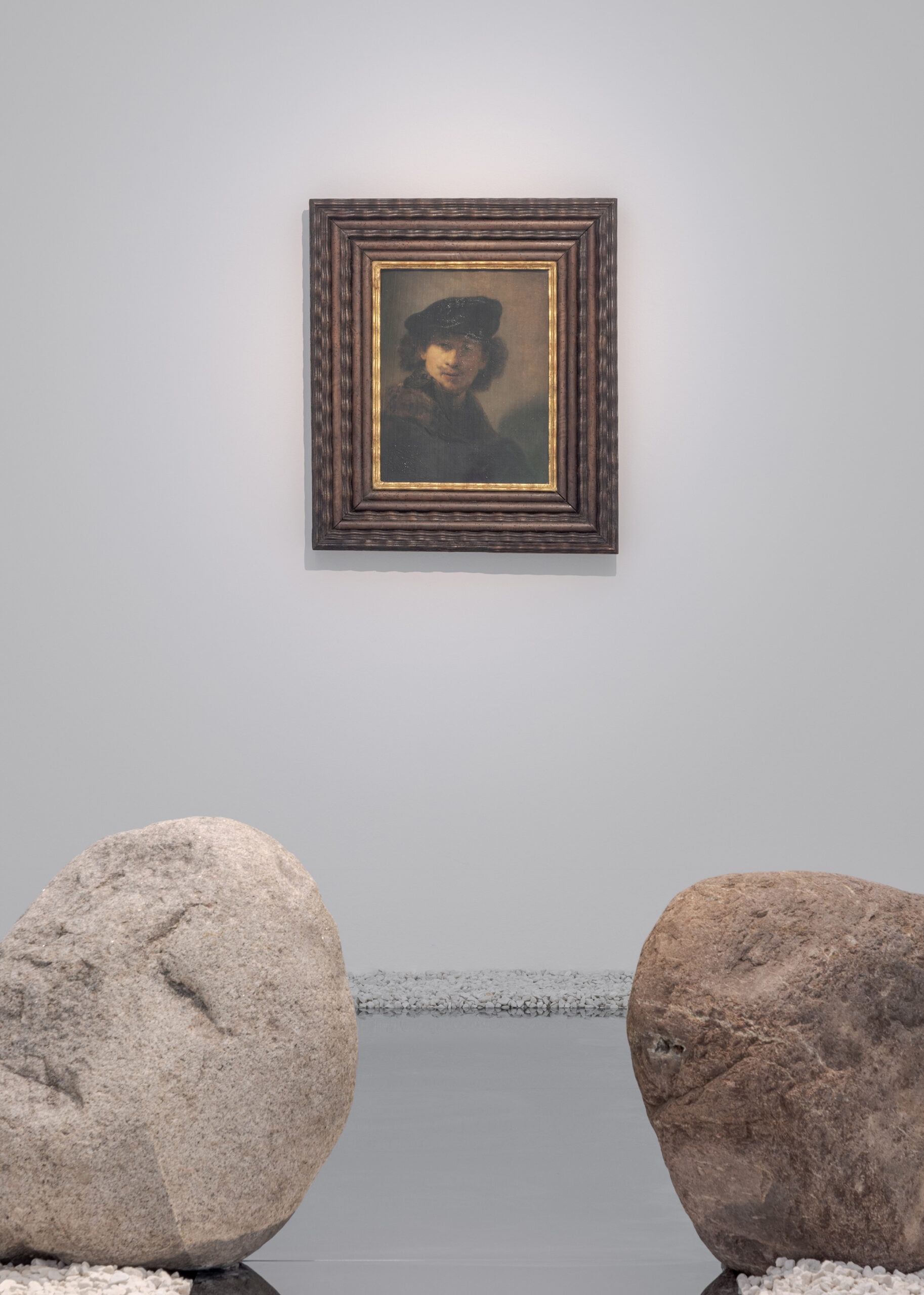 “Lee Ufan”, Hamburger Bahnhof – Nationalgalerie der Gegenwart, 2023-2024 © Lee Ufan. Courtesy of Studio Lee Ufan / VG Bild-Kunst, Bonn 2023 / Jacopo La Forgia